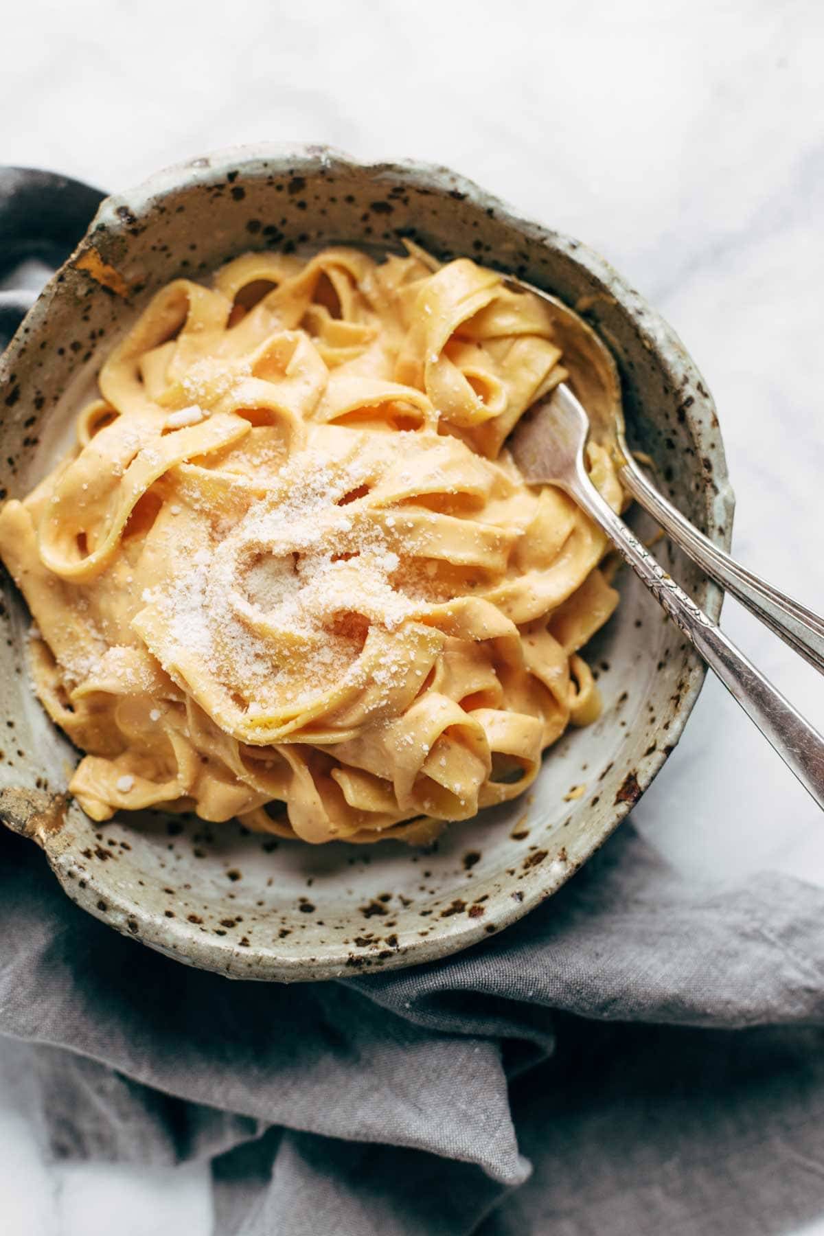 5 Ingredient Pumpkin Alfredo - creamy, luscious, and so super simple. Perfect fall comfort food! | pinchofyum.com