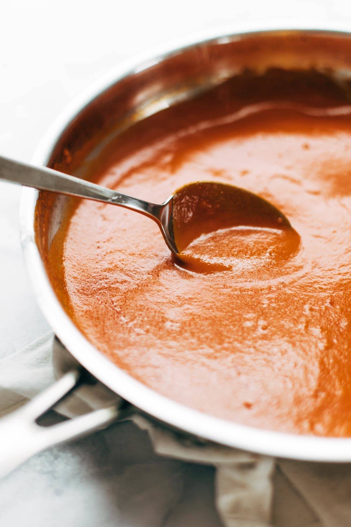 Vegan vodka pasta sauce in pan.